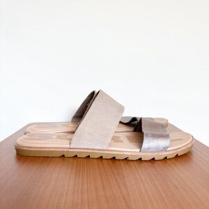 Sorel Ella II Two-Strap Slide Sandals in Tan Metallic Size 8.5